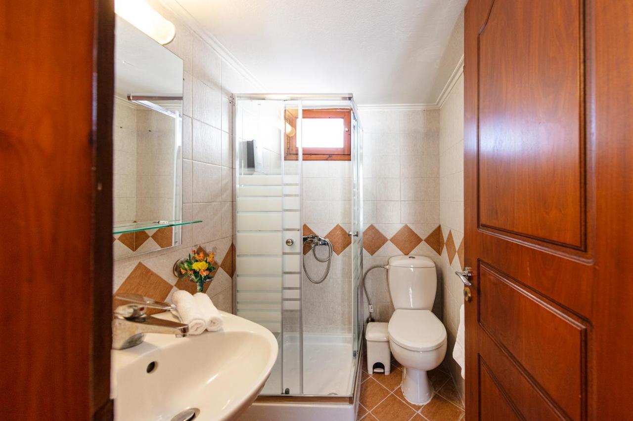 אראחובה Deluxe Apartments By White Hills מראה חיצוני תמונה