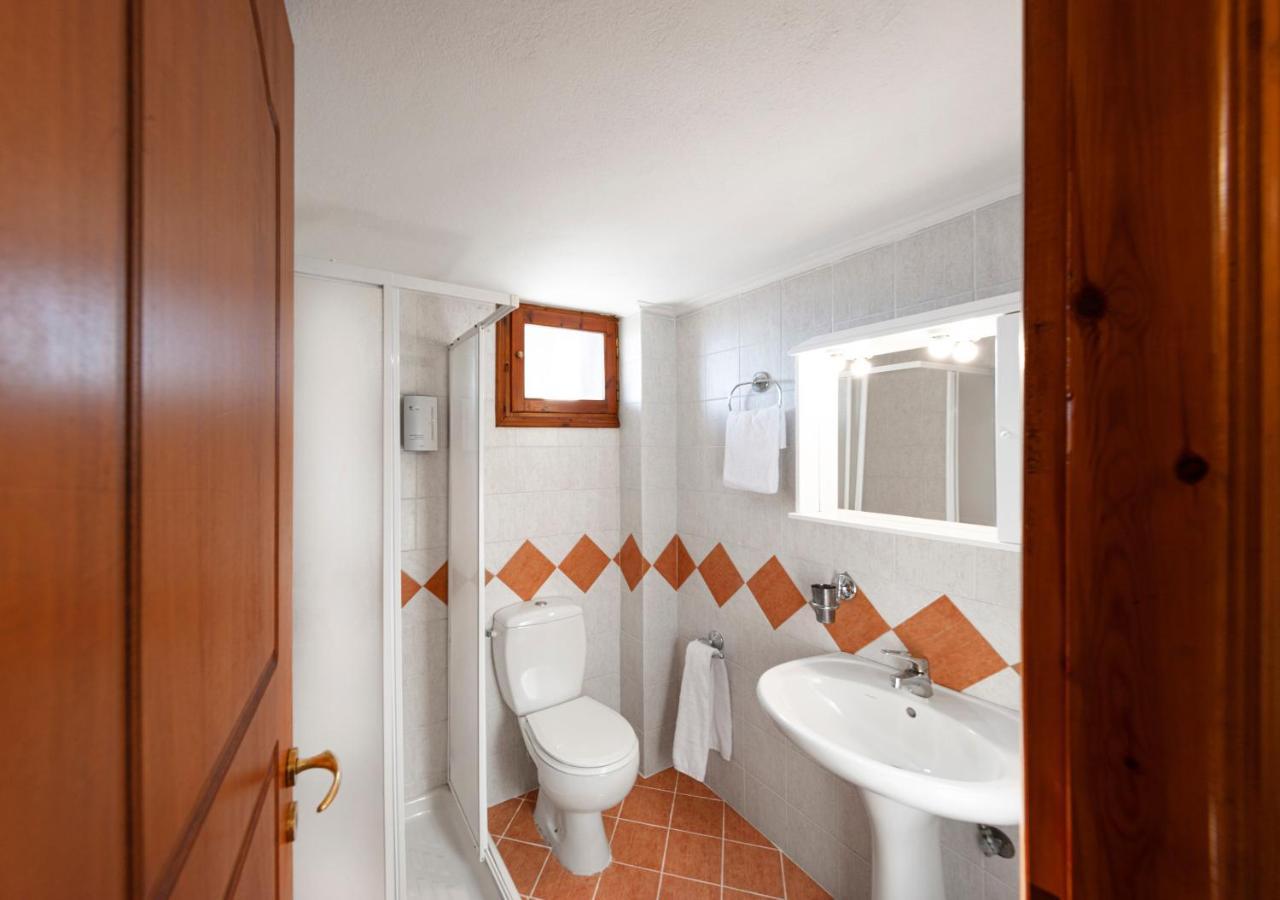 אראחובה Deluxe Apartments By White Hills מראה חיצוני תמונה